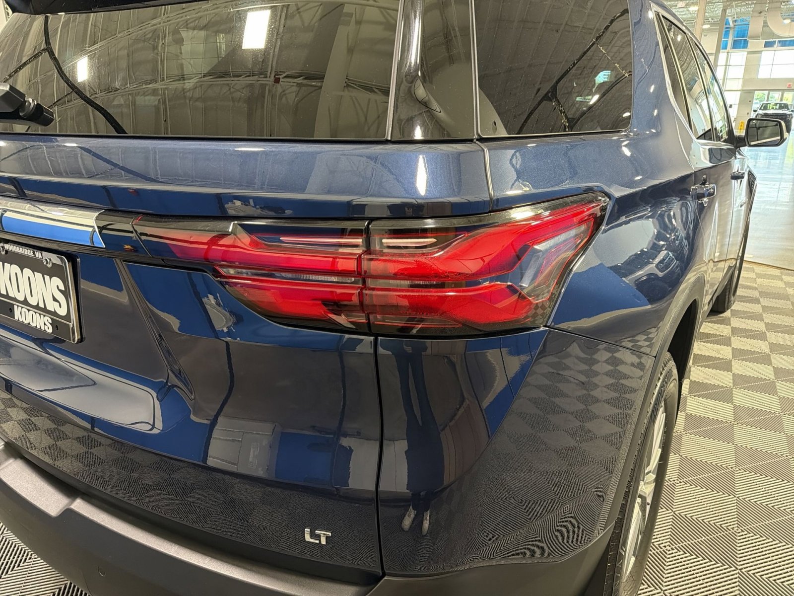 Used 2023 Chevrolet Traverse LT AWD/4WD image 18