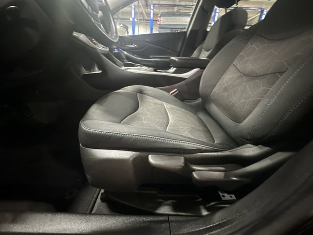 Used 2017 Chevrolet Volt LT w/ Comfort Package FWD image 18