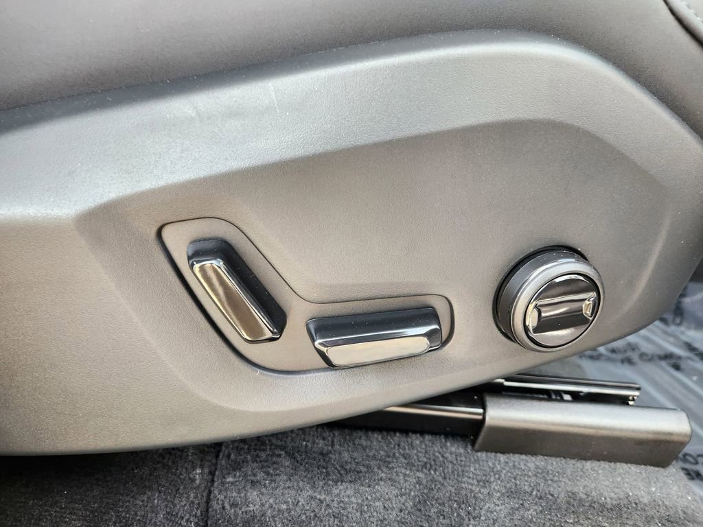 New 2026 Volvo XC90 B6 Plus w/ Protection Package image 22