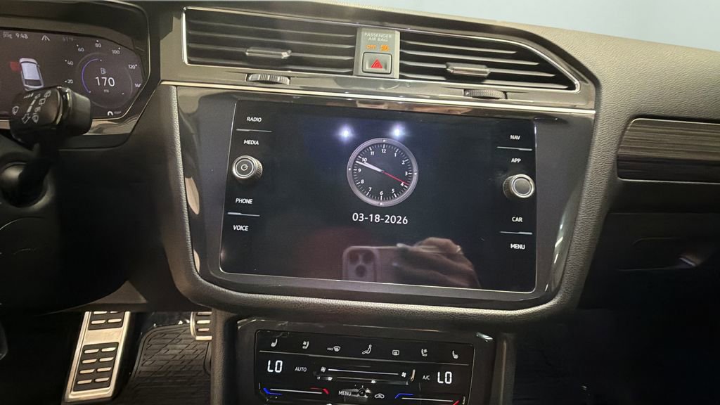 Used 2023 Volkswagen Tiguan SEL R-Line image 11