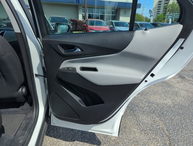 Used 2021 Chevrolet Equinox LS FWD image 28