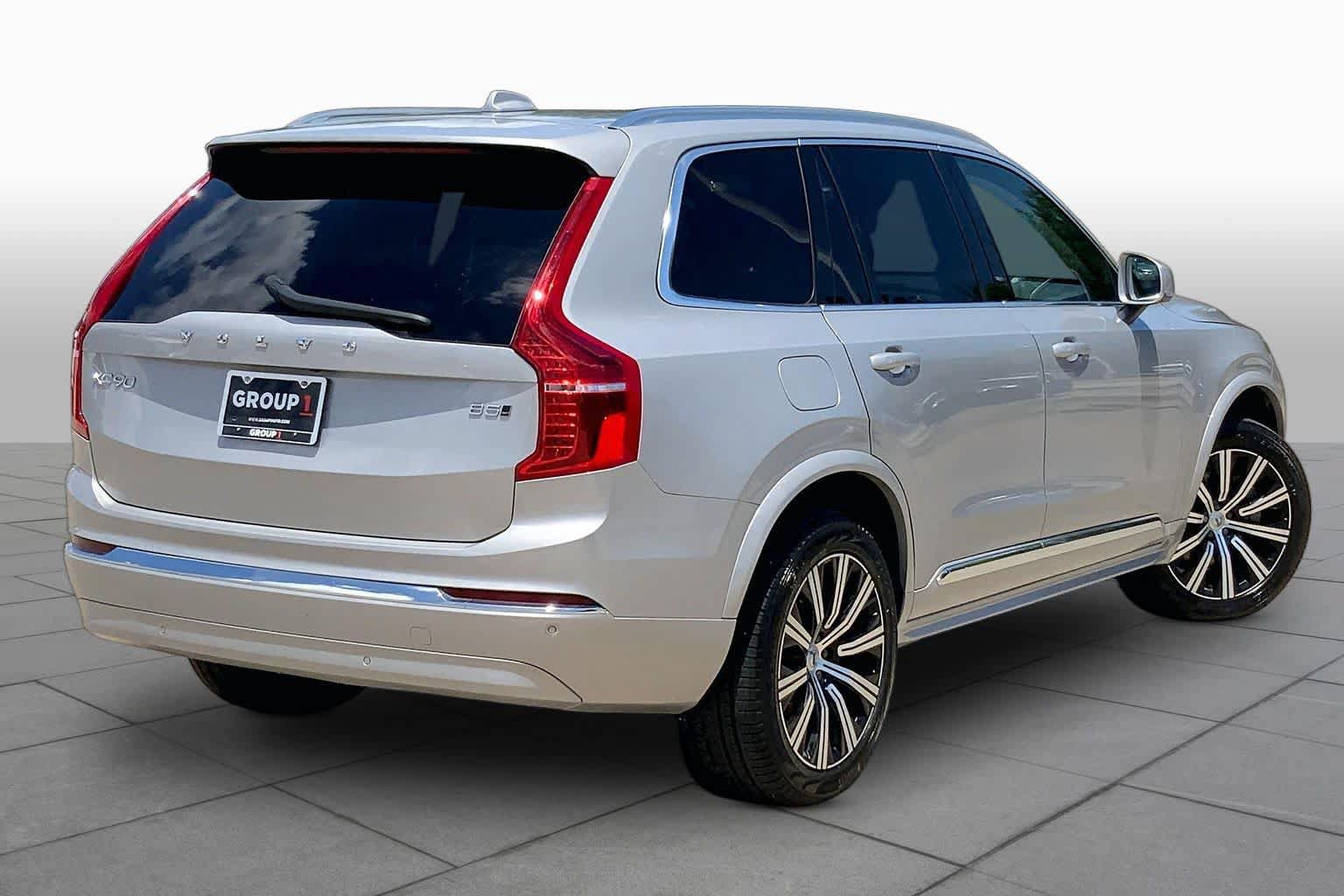 Used 2025 Volvo XC90 B5 Core AWD/4WD image 13