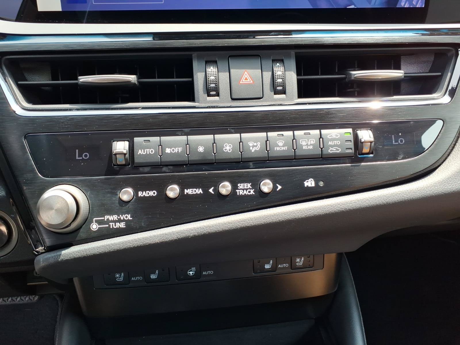 Certified 2024 Lexus ES 350 w/ Premium Package FWD image 11