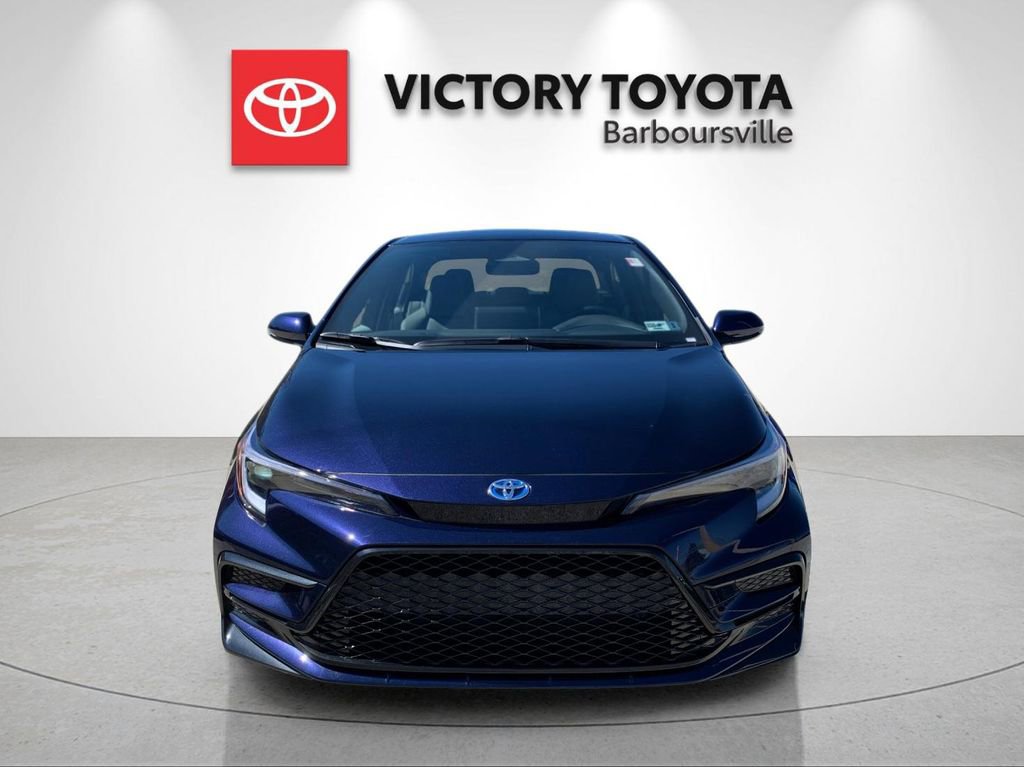 Used 2025 Toyota Corolla SE w/ SE Premium Package image 8