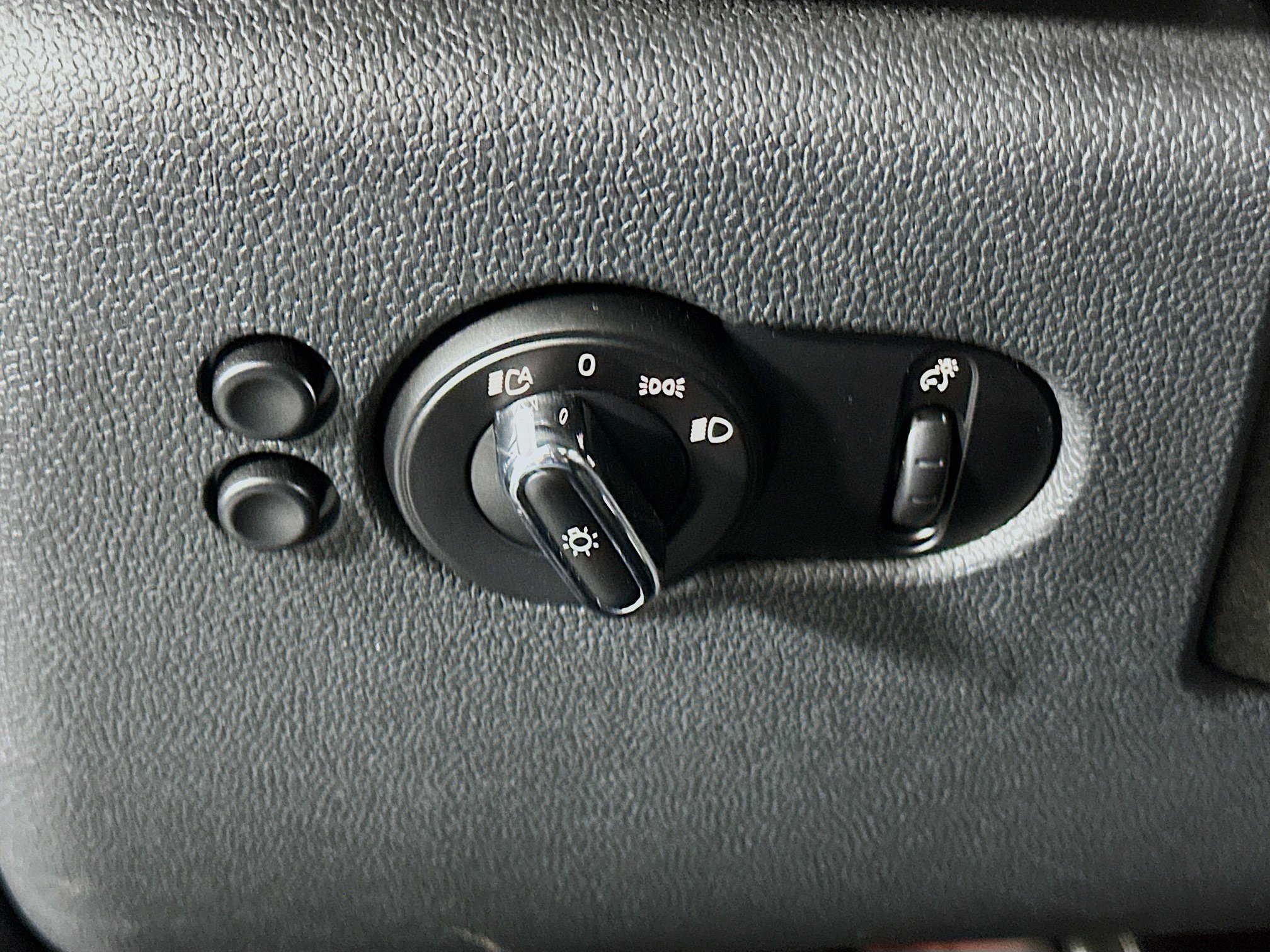 Used 2015 MINI Cooper 4-Door Hardtop FWD image 16