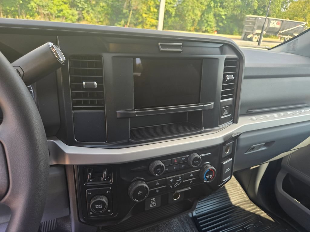 New 2027 Ford F250 XLT w/ Camper Package AWD/4WD image 9