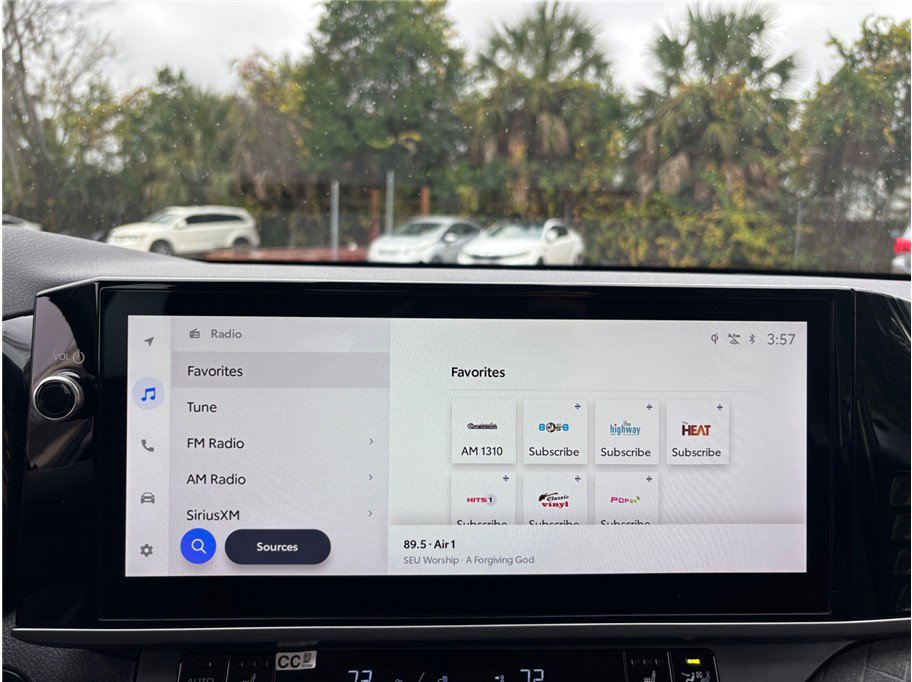 Used 2025 Toyota Camry XLE image 26