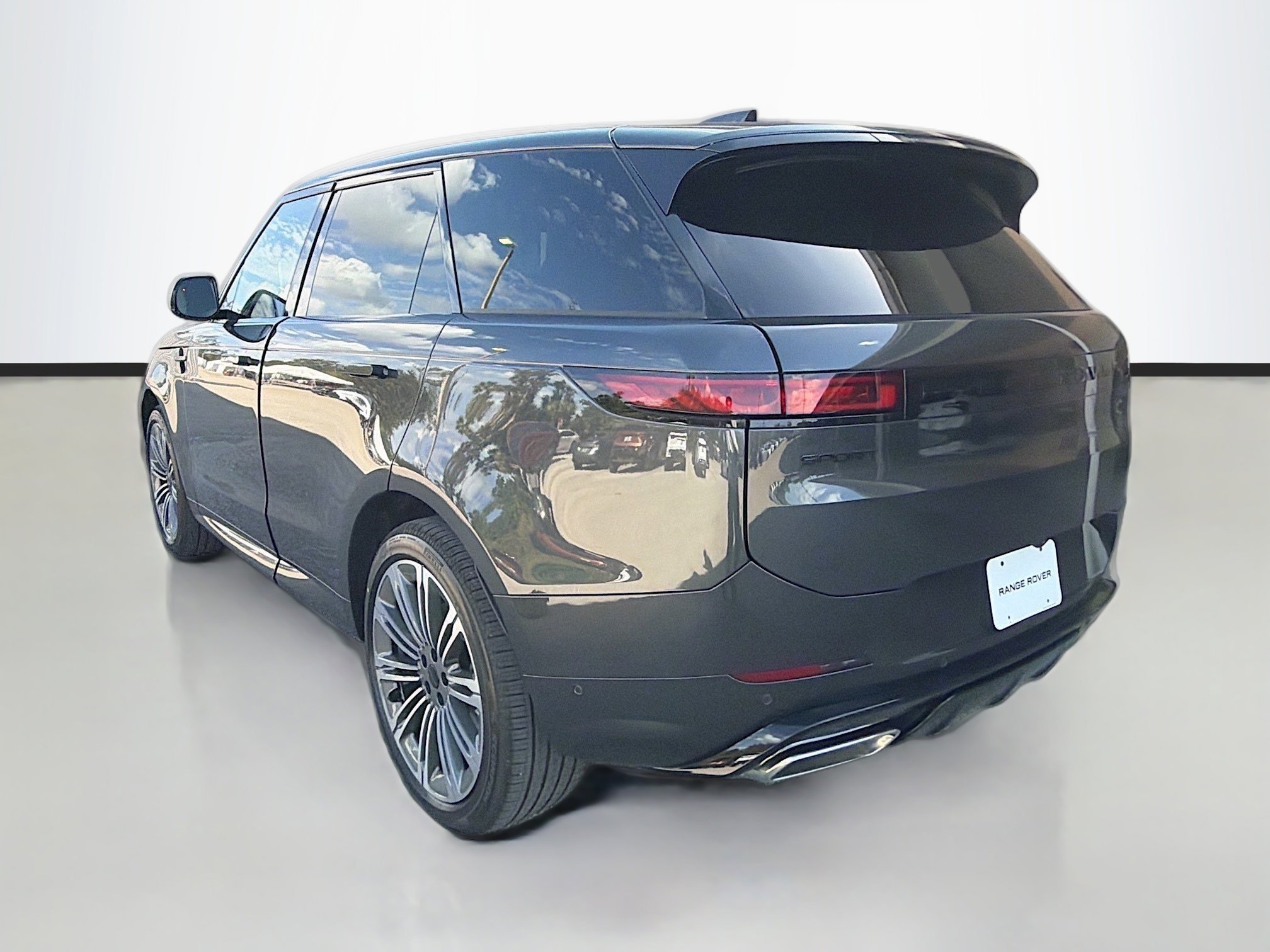 Used 2026 Land Rover Range Rover Sport Dynamic SE AWD/4WD image 3