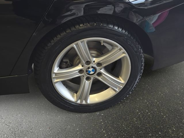 Used 2015 BMW 320i xDrive Sedan AWD/4WD image 35