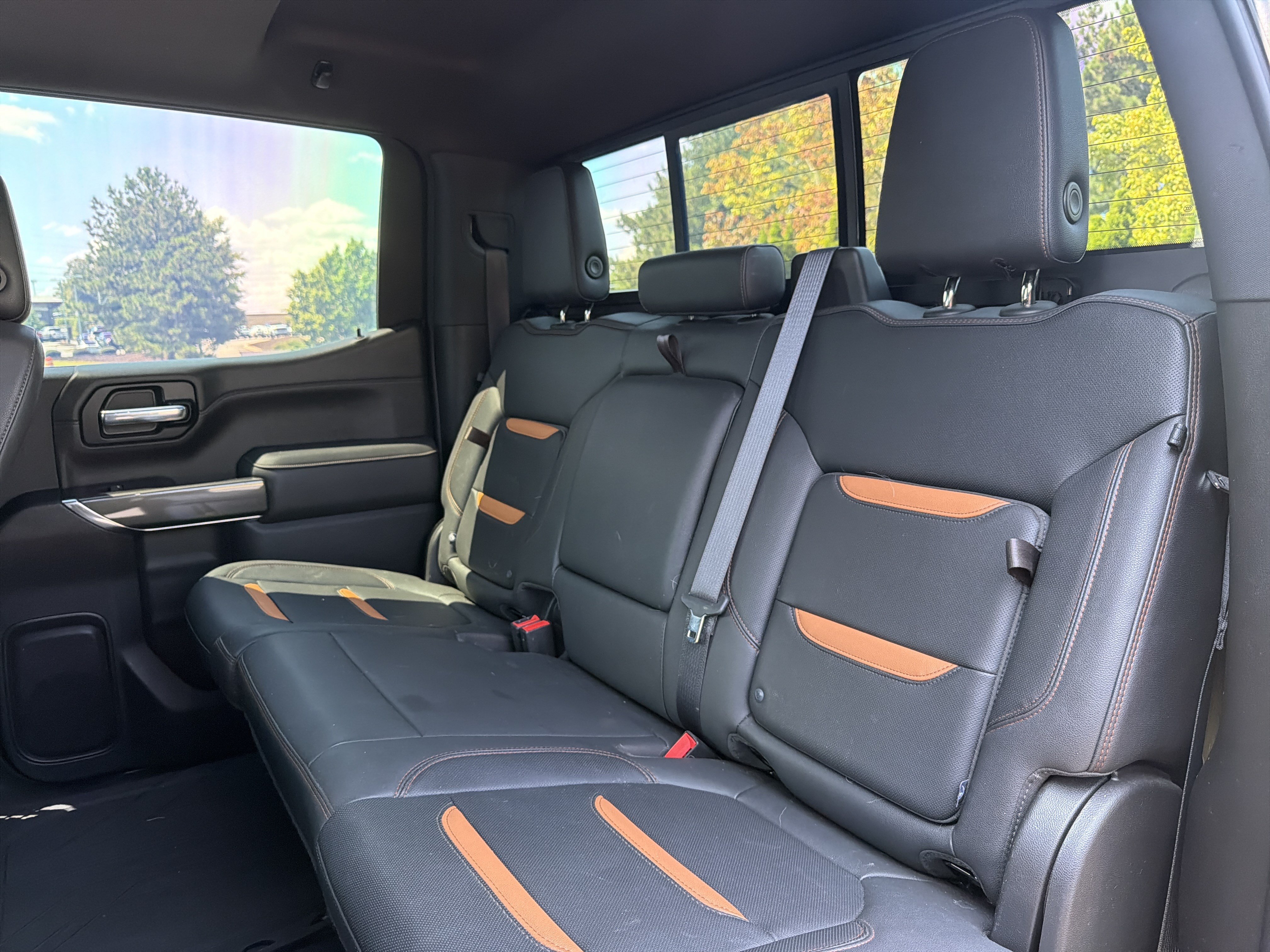 Used 2022 GMC Sierra 1500 AT4 w/ AT4 Premium Package AWD/4WD image 9