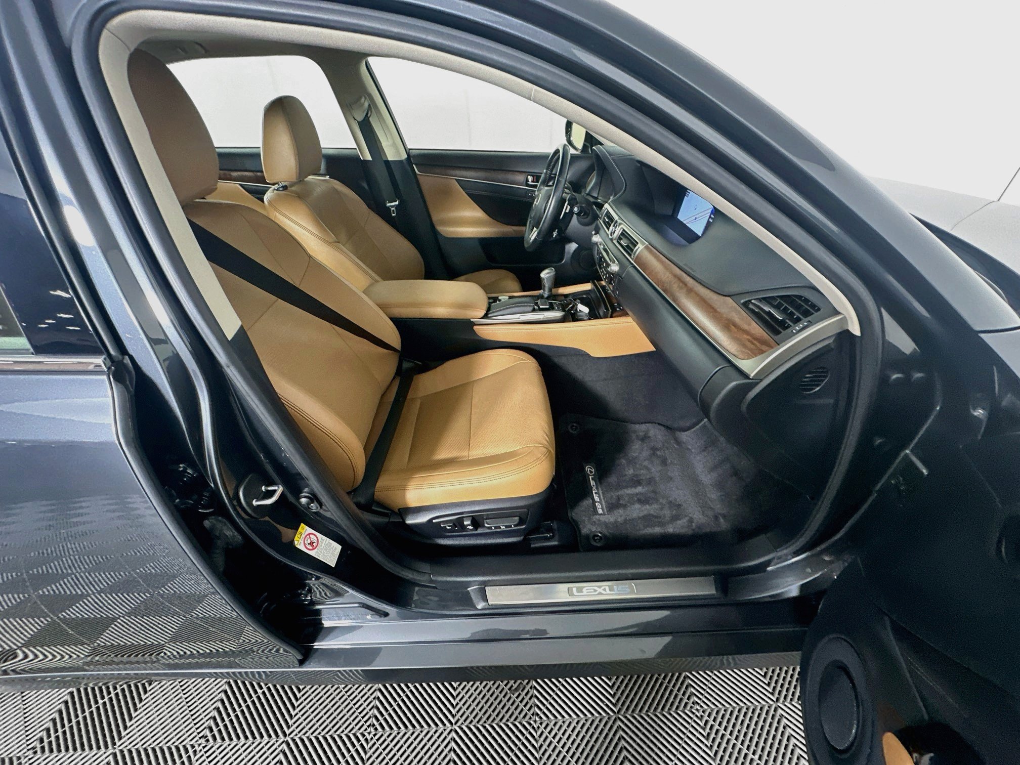 Used 2018 Lexus GS 350 w/ Preferred Accessory Package RWD image 32