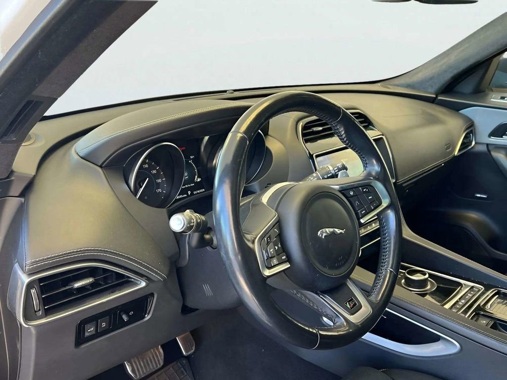 Used 2020 Jaguar F-PACE S image 13