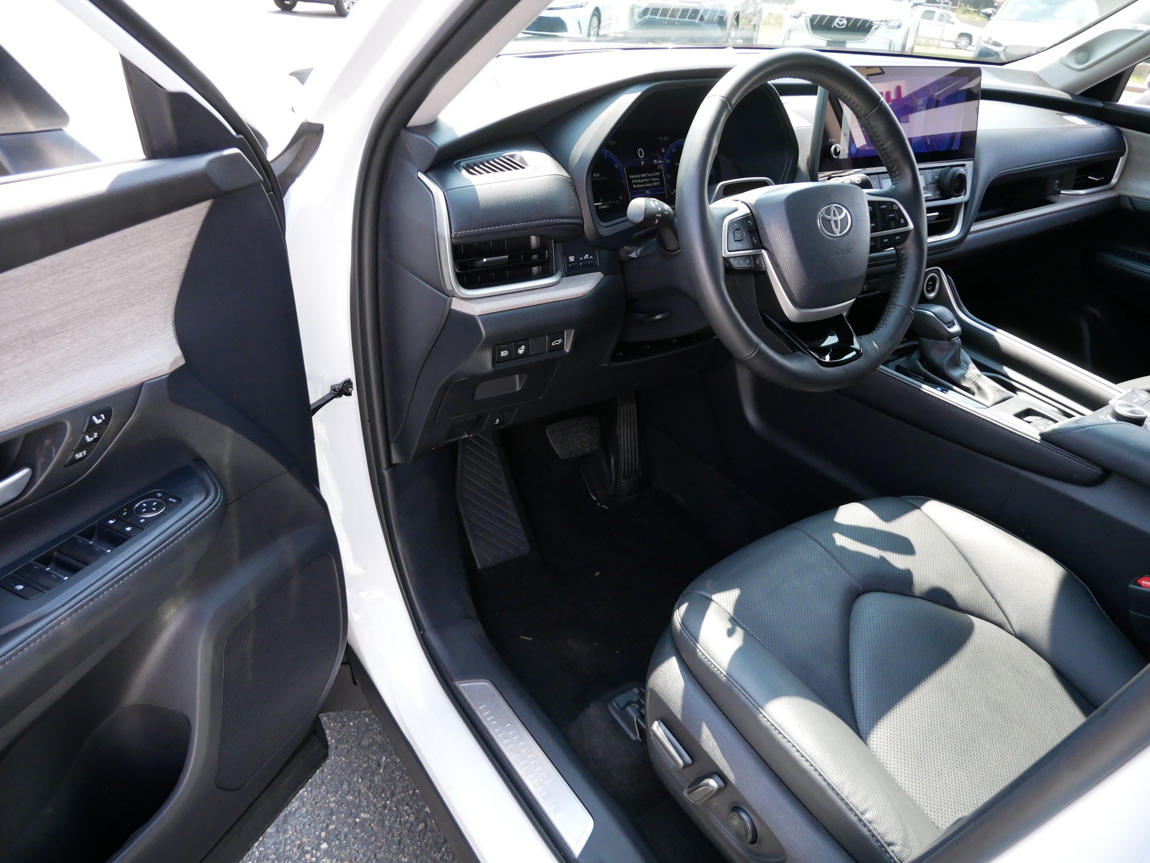 Certified 2025 Toyota Grand Highlander AWD image 5