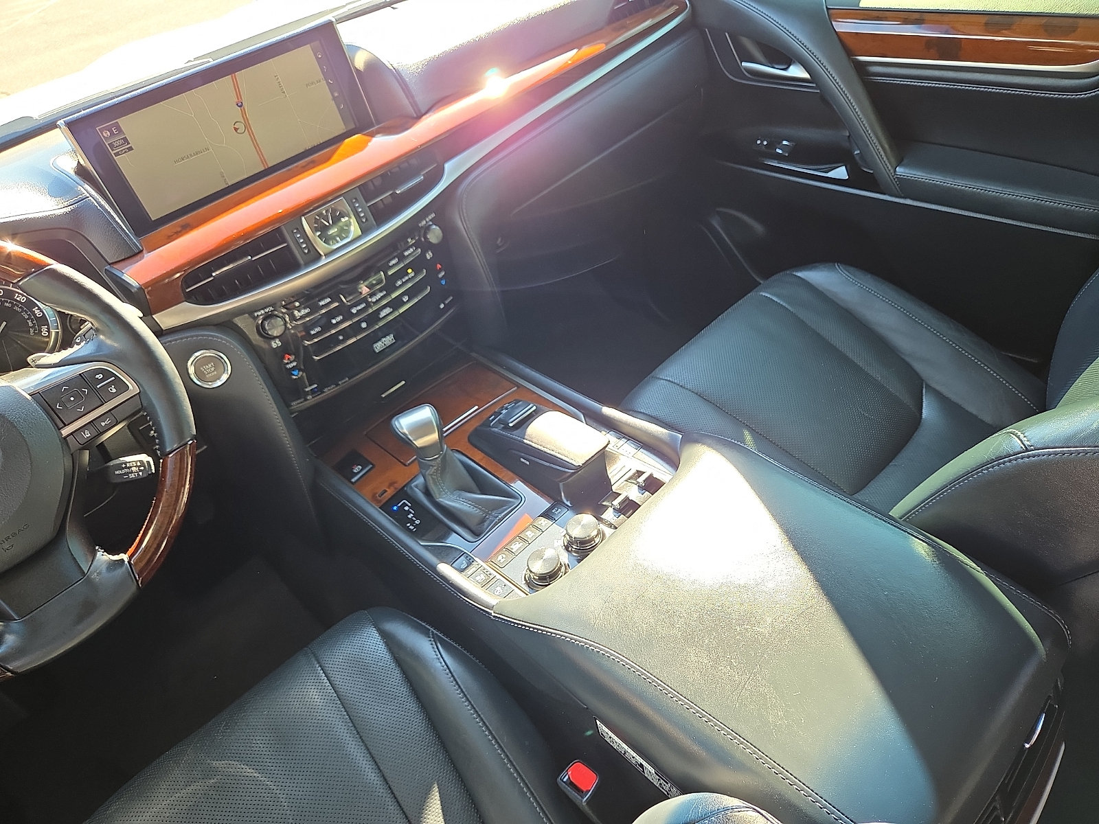 Used 2017 Lexus LX 570 4WD w/ Luxury Package image 14