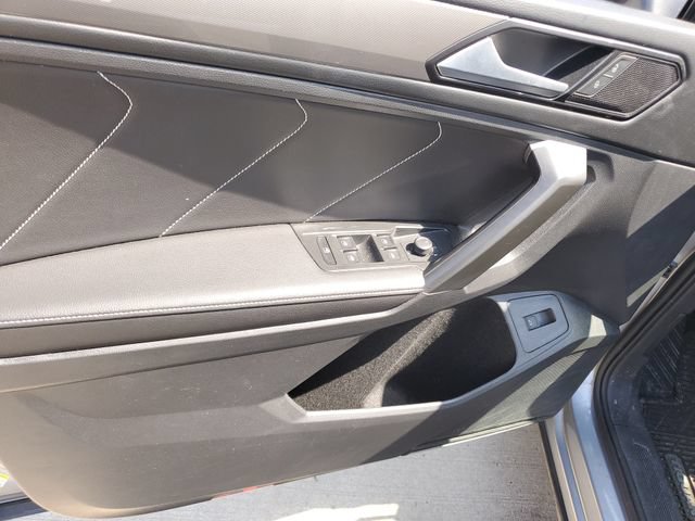 Certified 2024 Volkswagen Tiguan SE w/ Panoramic Sunroof Package AWD/4WD image 20