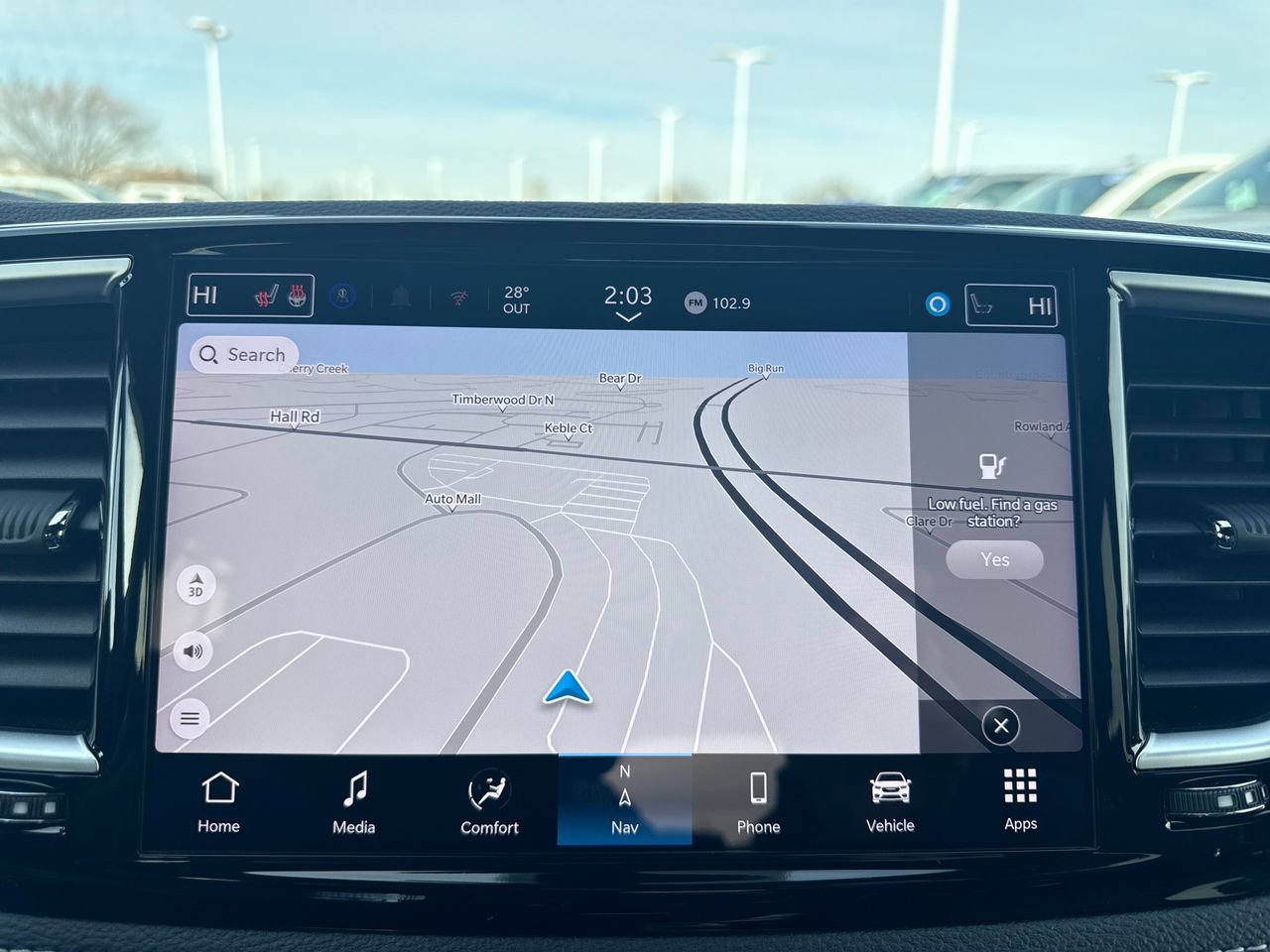 Used 2024 Chrysler Pacifica Premium image 17