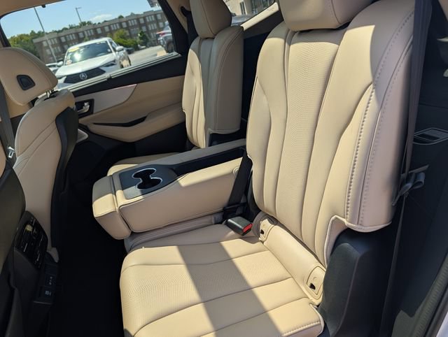 Used 2025 Acura MDX w/ Technology Package FWD image 14