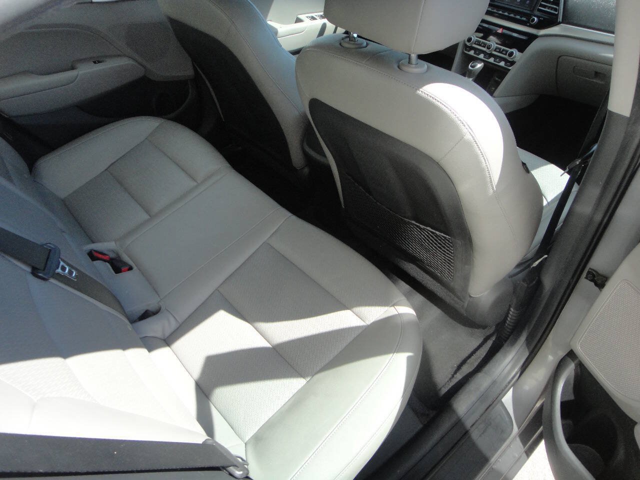 Used 2020 Hyundai Elantra Limited w/ Cargo Package (C1) FWD image 14