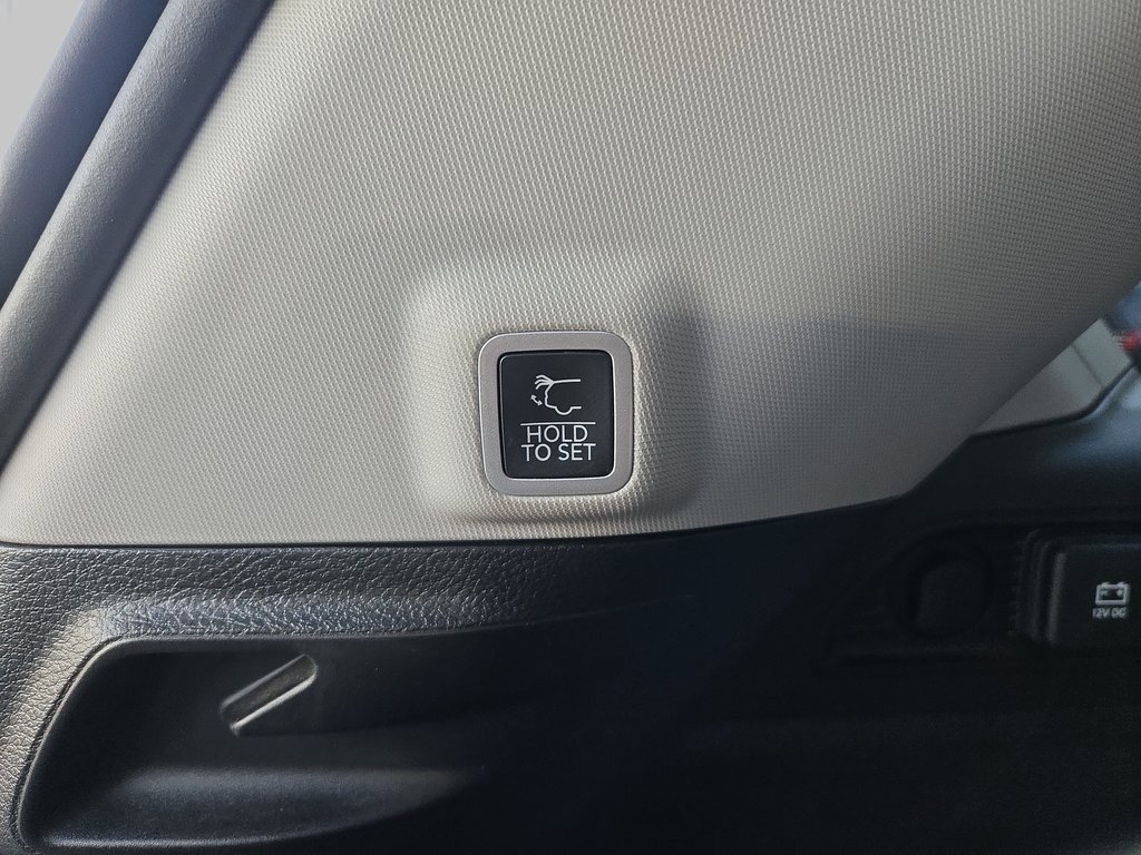 Used 2023 Jeep Grand Cherokee Limited image 15