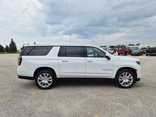 Used 2021 Chevrolet Suburban High Country w/ Premium Package AWD/4WD image 4