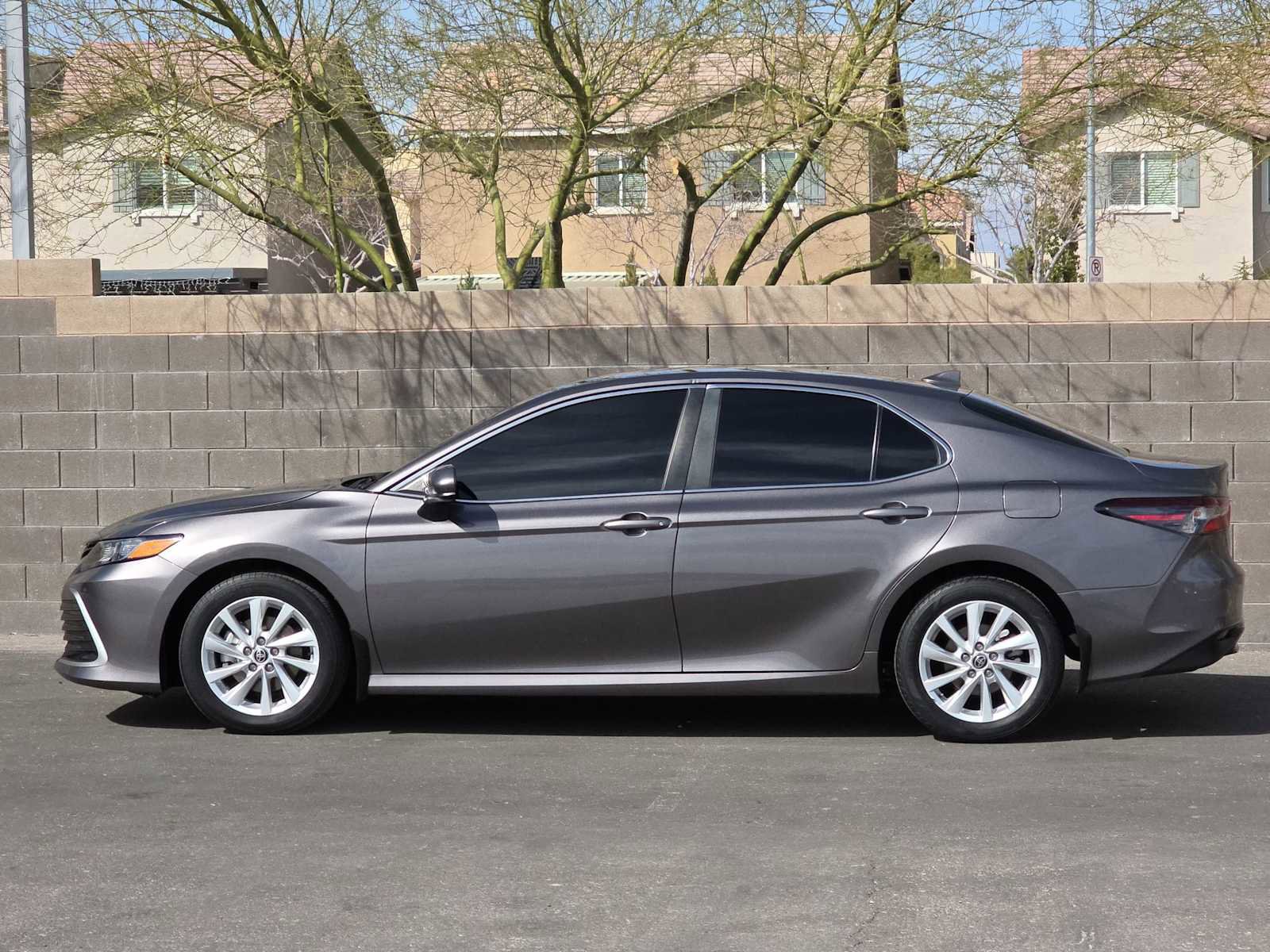Used 2024 Toyota Camry LE image 6