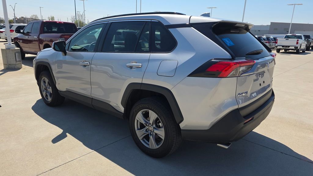 Used 2025 Toyota RAV4 XLE image 3
