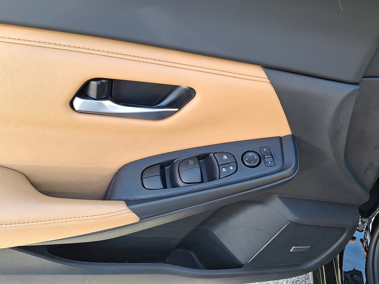 New 2025 Nissan Sentra SV w/ SV Premium Package image 8