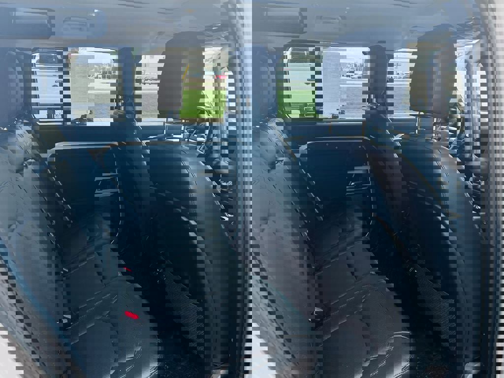 Used 2023 Land Rover Defender 110 S image 15