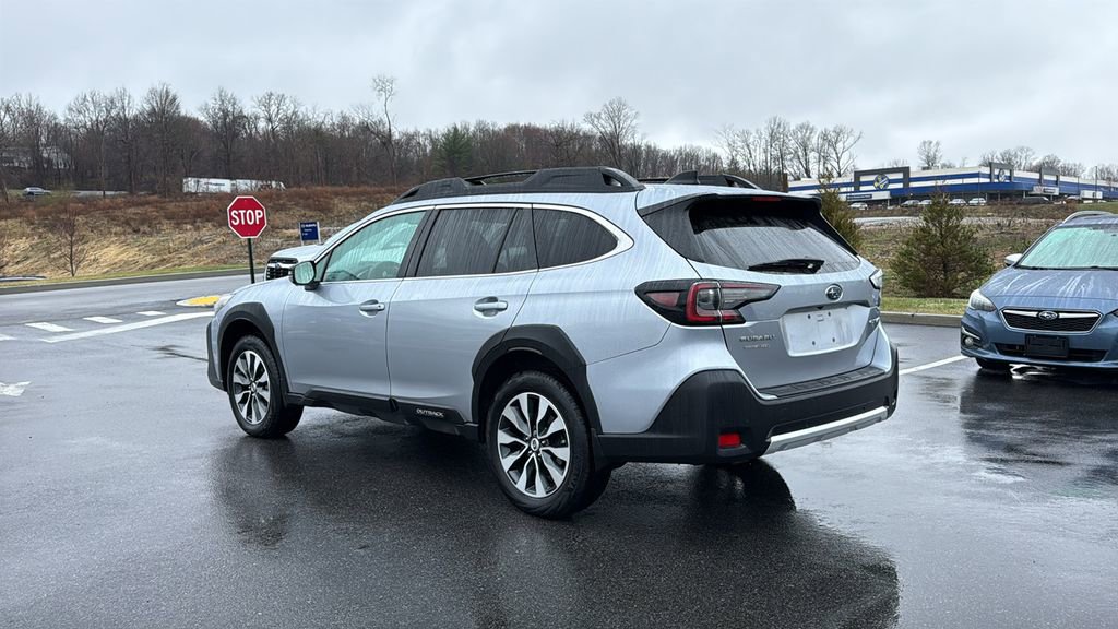 Used 2023 Subaru Outback Limited image 8