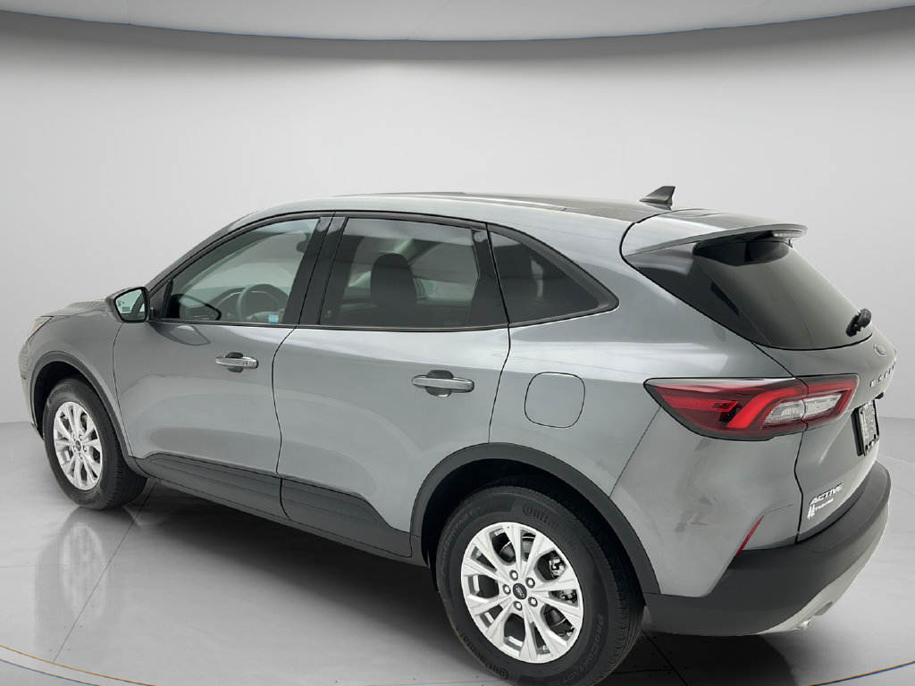 Used 2025 Ford Escape Active AWD/4WD image 4