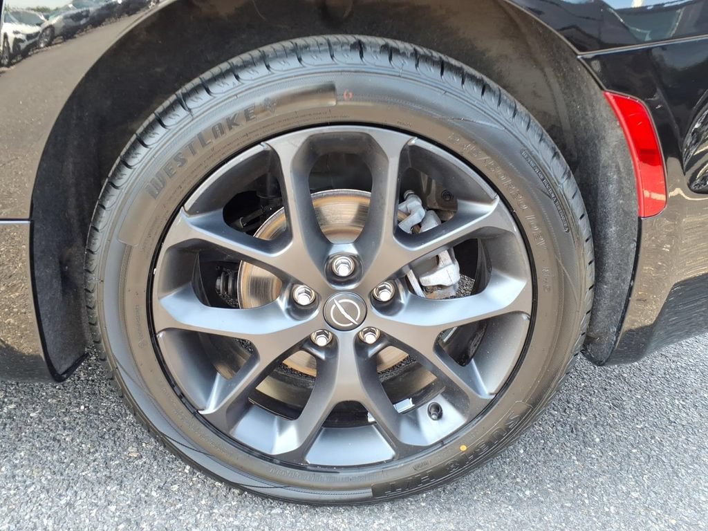 Certified 2025 Chrysler Pacifica Limited FWD image 19