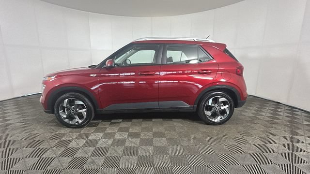 Used 2025 Hyundai Venue SEL FWD image 6