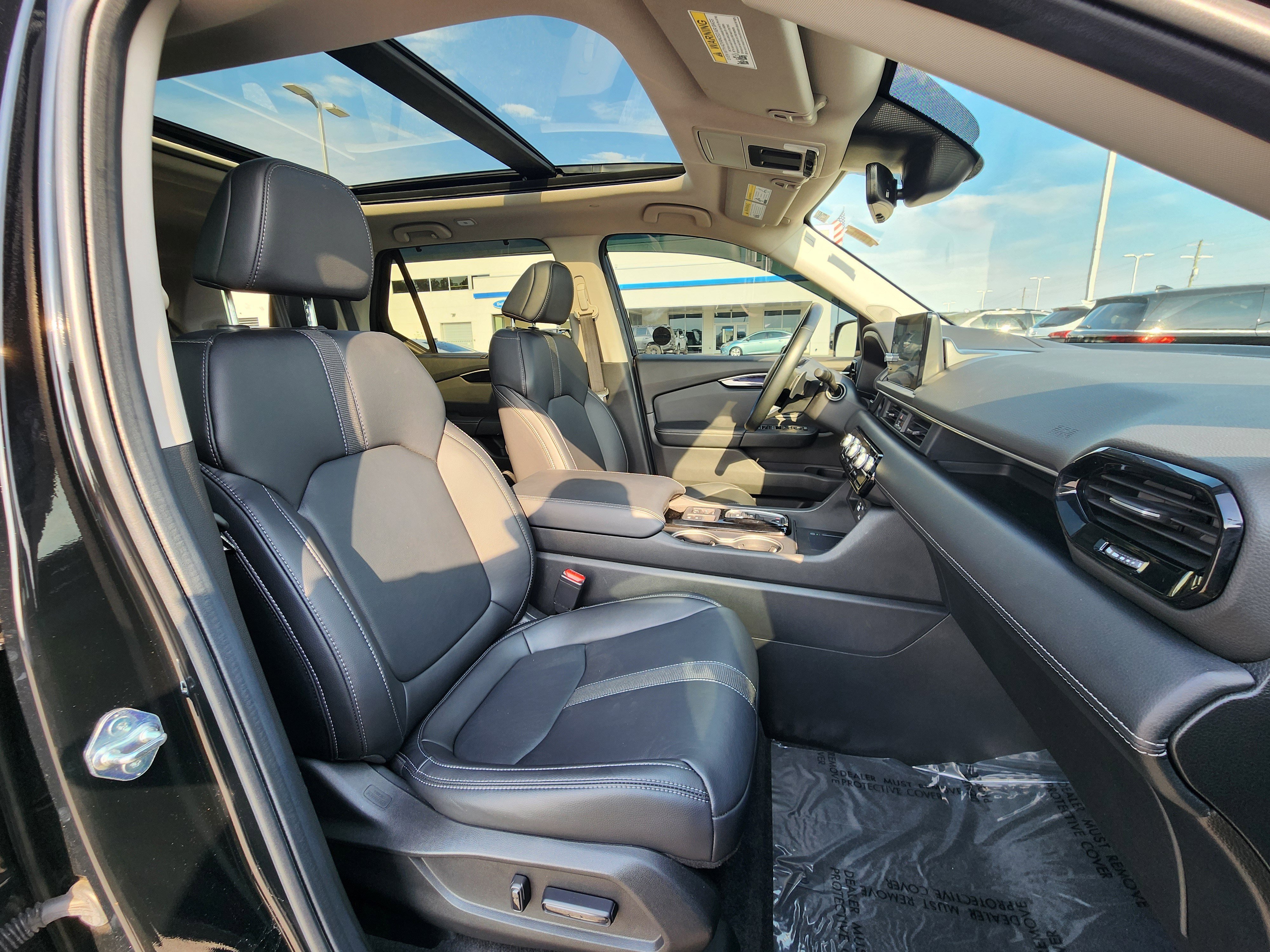 Used 2023 Honda Pilot Touring image 12