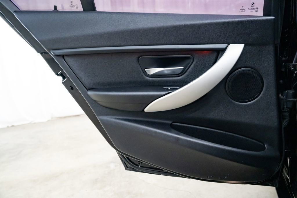 Used 2017 BMW 320i Sedan RWD image 22