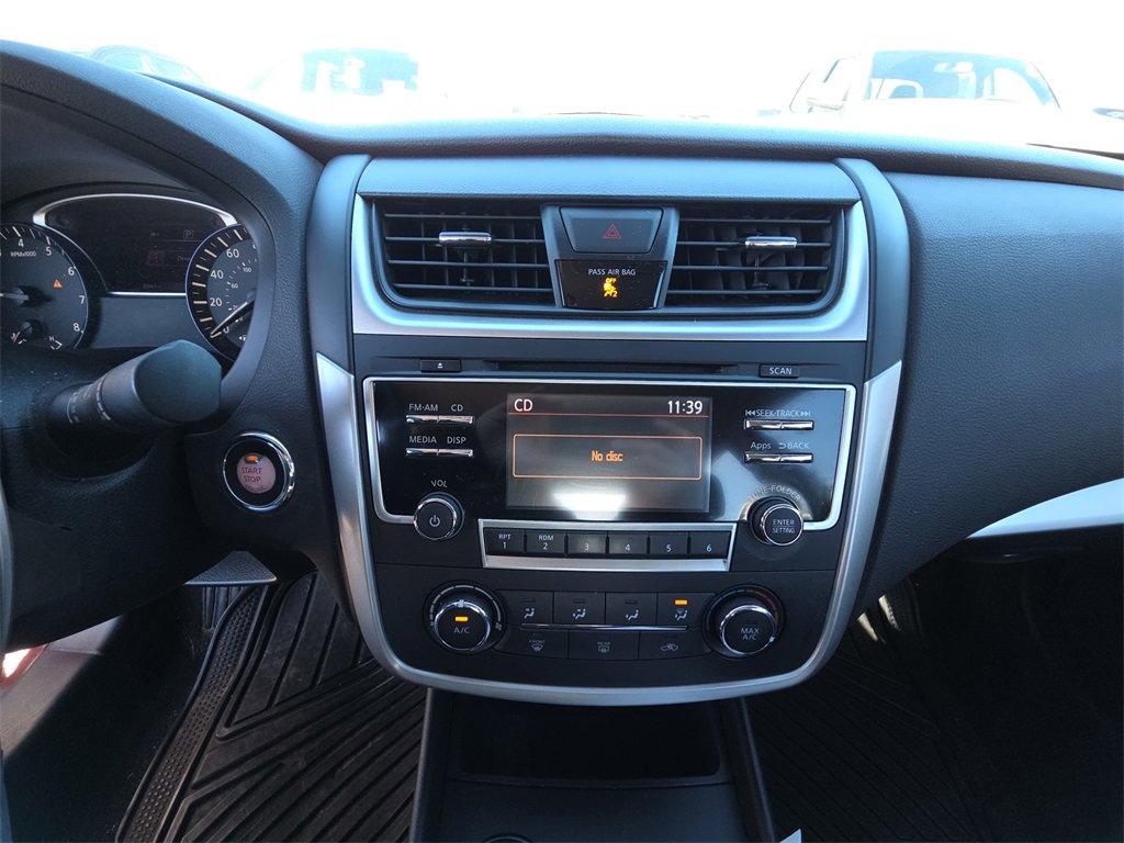 Used 2016 Nissan Altima 2.5 SR w/ Interior Lighting Package image 11