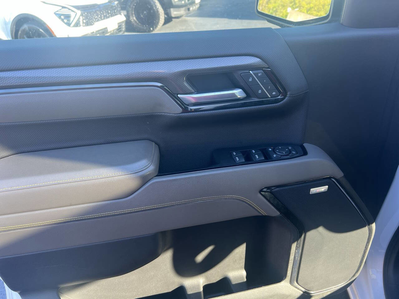 Used 2022 Chevrolet Silverado 1500 ZR2 w/ Technology Package image 17