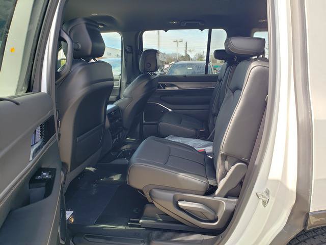 New 2026 Jeep Grand Wagoneer Limited w/ Convenience Group I AWD/4WD image 7