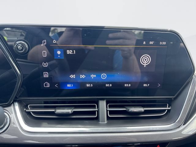 Used 2025 Chevrolet Trax ACTIV w/ Sunroof Package FWD image 16