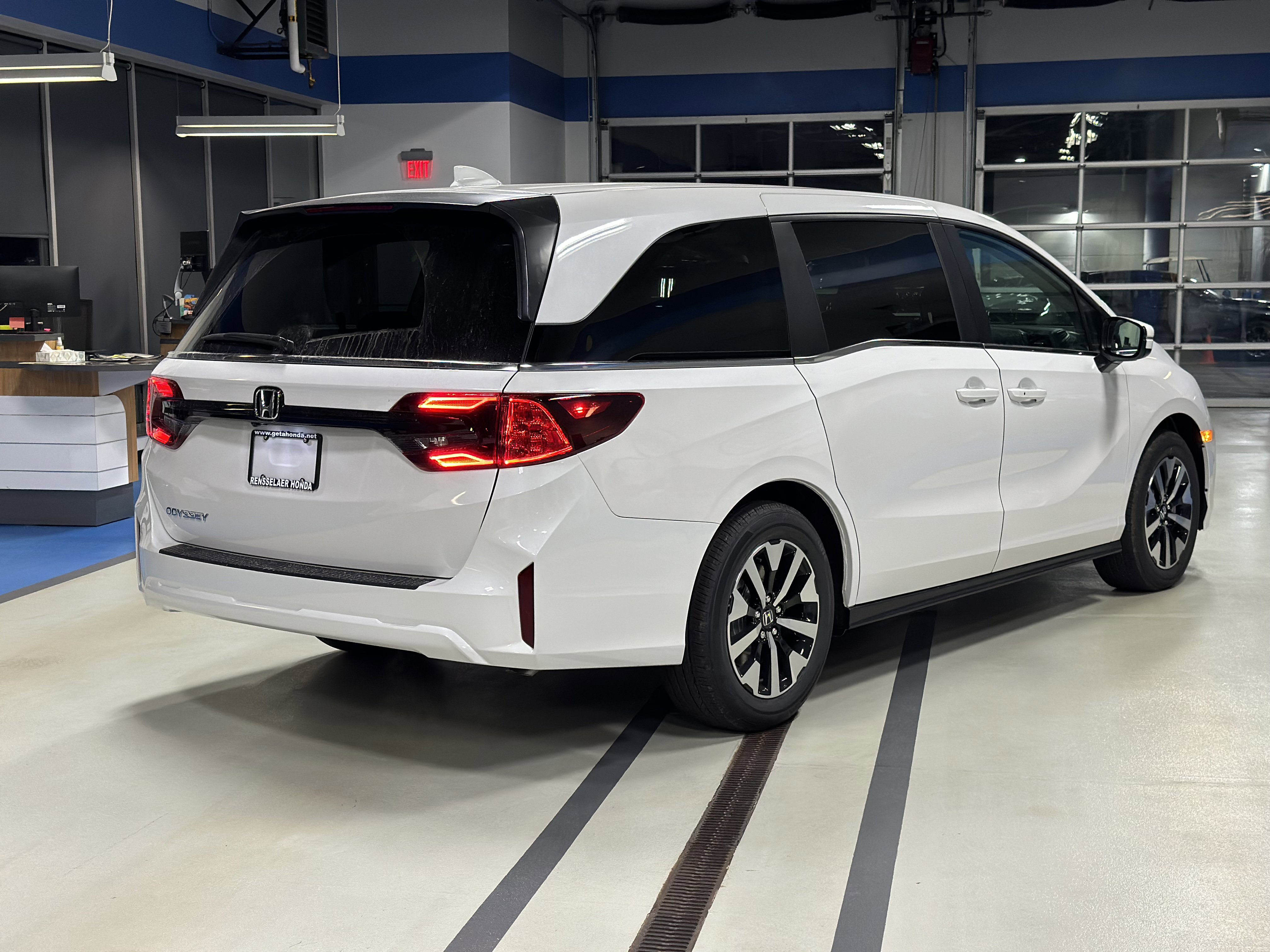 New 2026 Honda Odyssey EX-L image 4