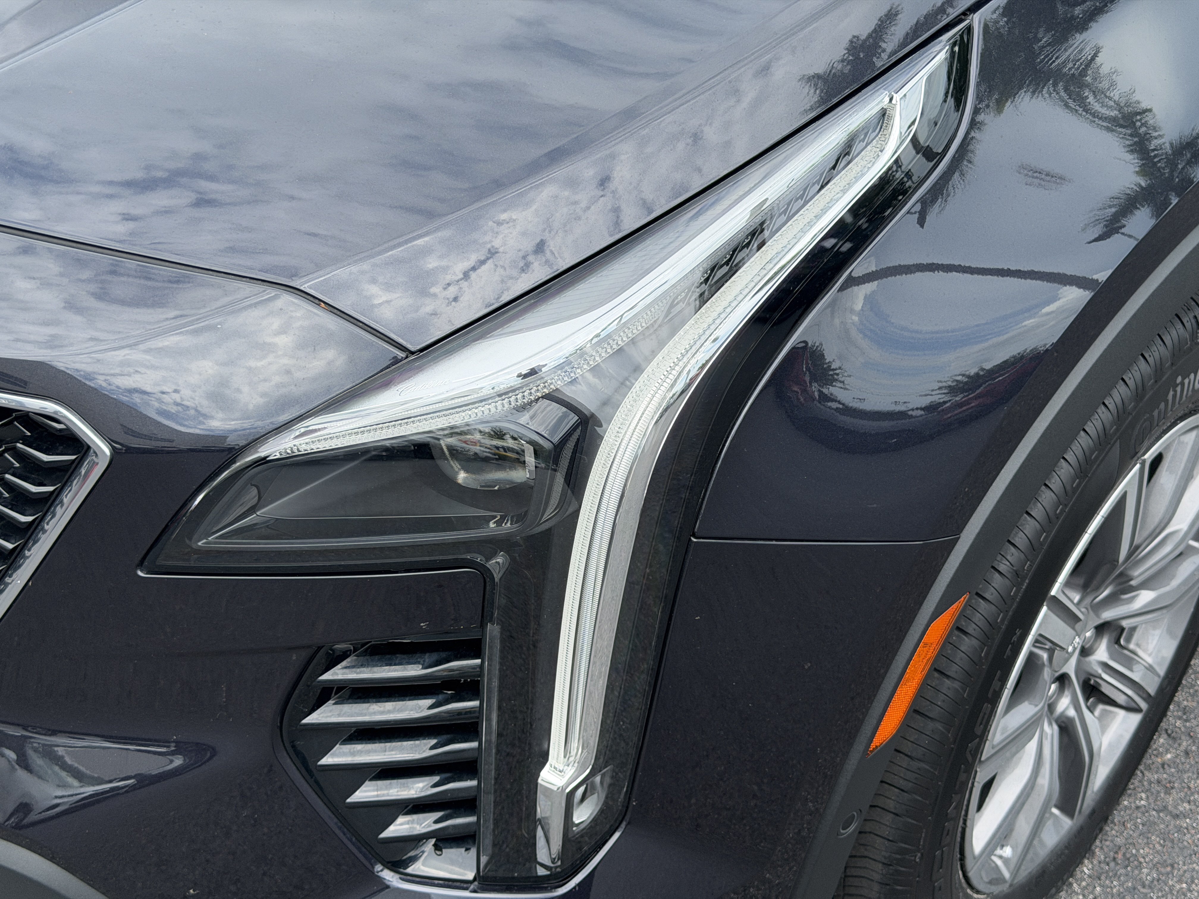 Certified 2022 Cadillac XT4 Sport w/ Comfort Package FWD image 9