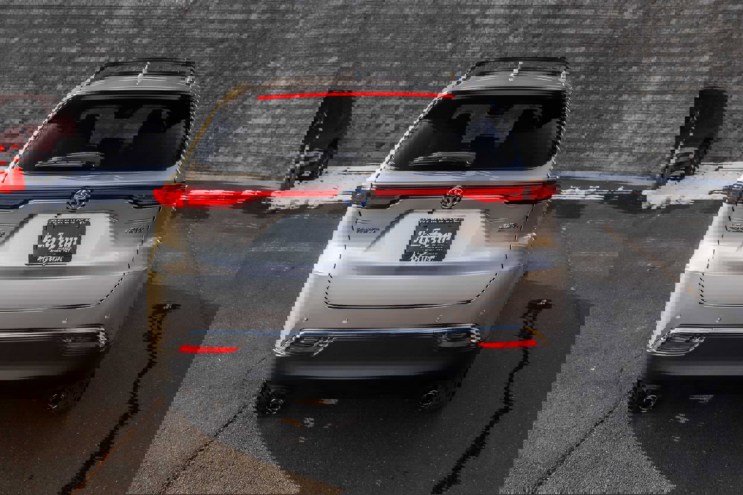 Certified 2024 Toyota Venza Limited image 8