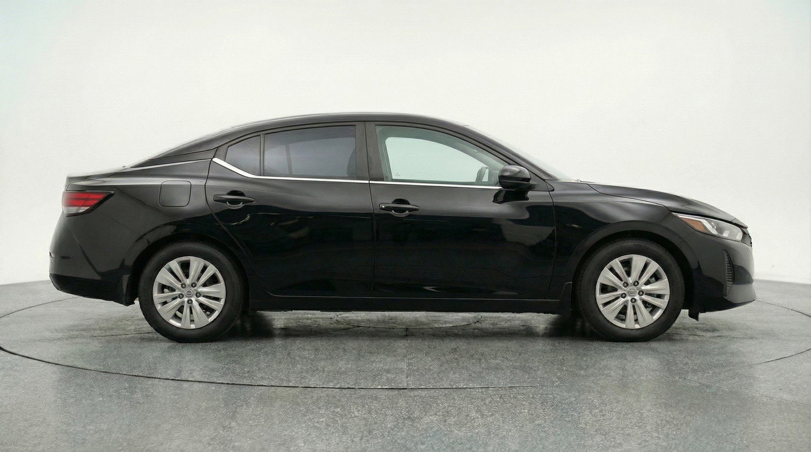 Used 2025 Nissan Sentra S image 11