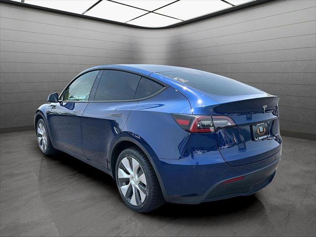 Used 2022 Tesla Model Y Long Range image 3