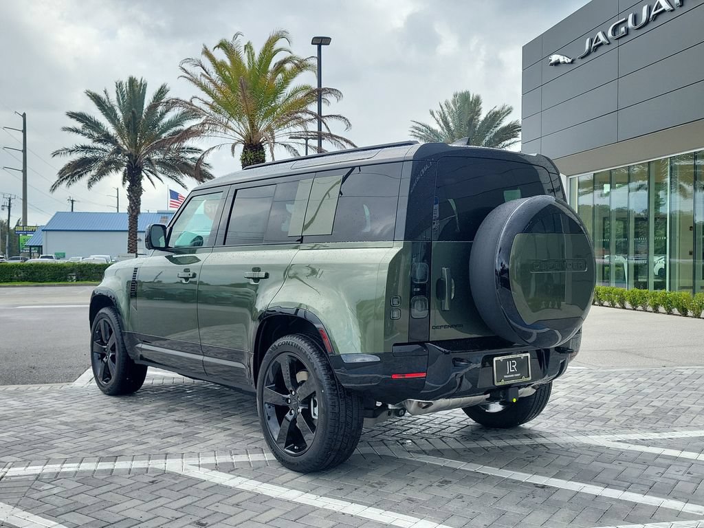 New 2026 Land Rover Defender 110 X-Dynamic SE AWD/4WD image 3