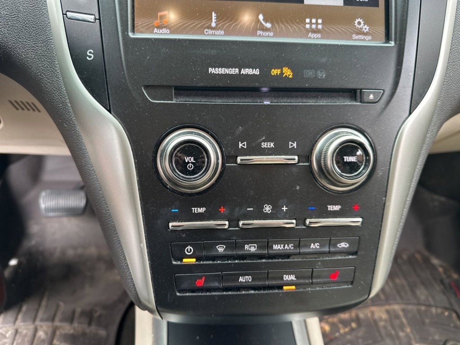 Used 2019 Lincoln MKC Premiere FWD image 22