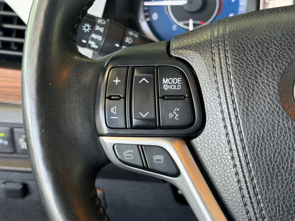 Certified 2017 Toyota Sienna Limited image 25