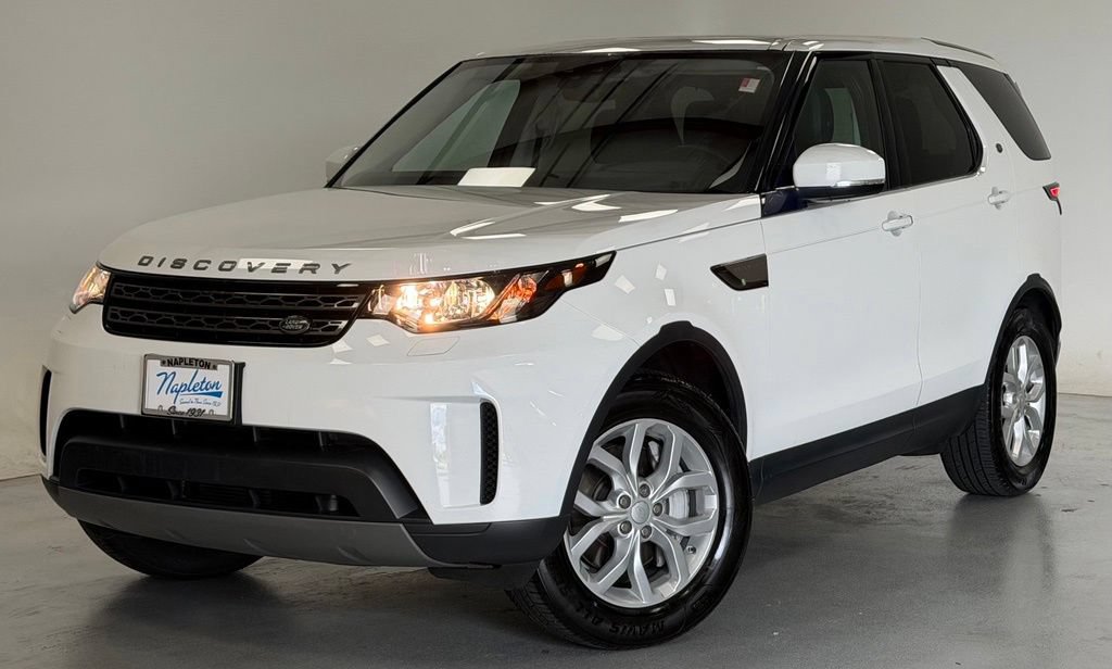 Used 2018 Land Rover Discovery SE AWD/4WD image 1
