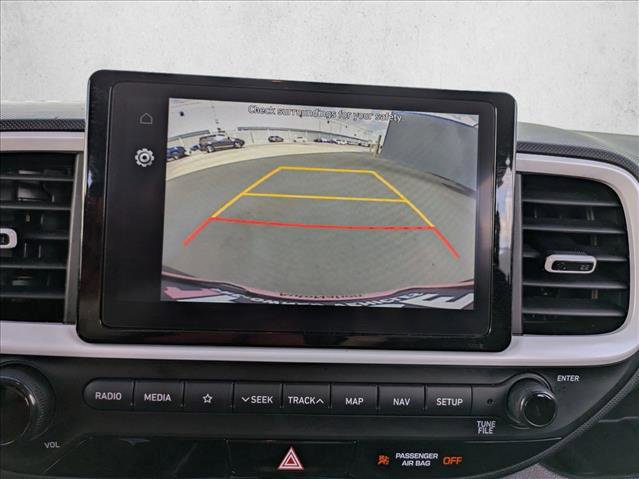 Used 2022 Hyundai Venue Limited image 13