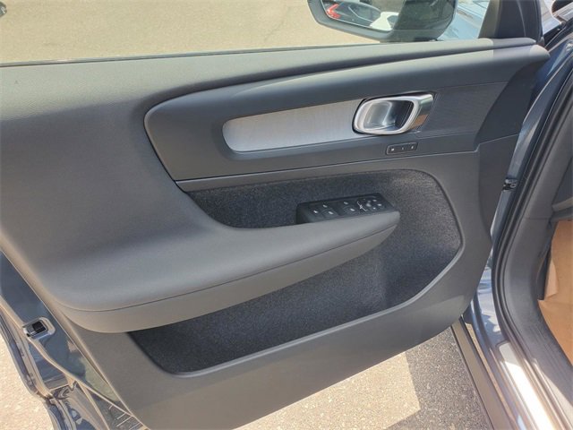 New 2026 Volvo XC40 B5 Core w/ Protection Package Premier image 10