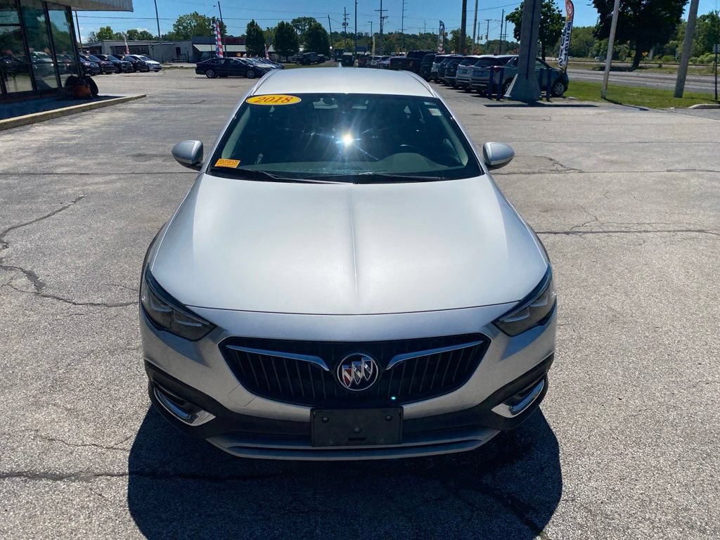 Used 2018 Buick Regal Essence w/ Driver Confidence Package #1 AWD/4WD image 2